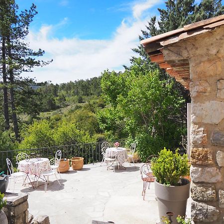 Chambre Familiale Avec Terrasse Aux Portes Du Verdon Trigance Exterior foto