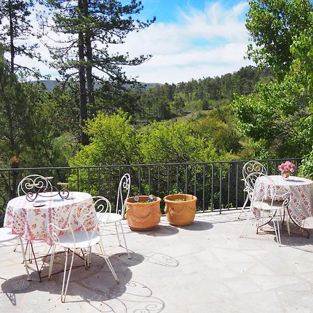 Chambre Familiale Avec Terrasse Aux Portes Du Verdon Trigance Exterior foto